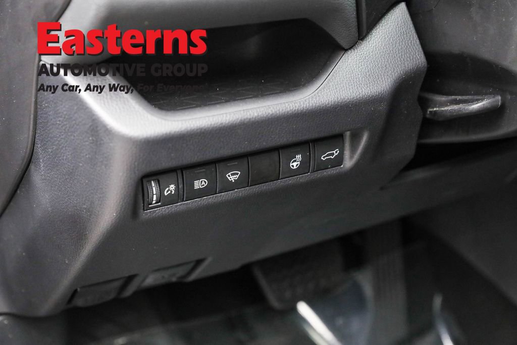 Used 2021 Toyota RAV4 XLE w/ Convenience Package image 21