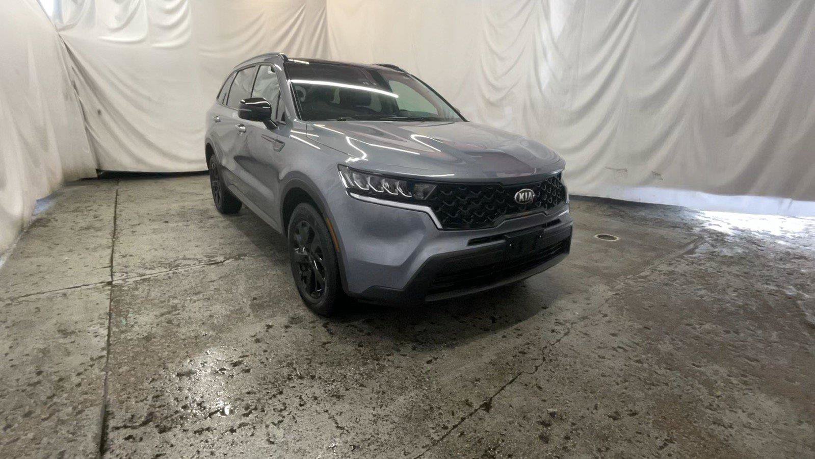 Used 2021 Kia Sorento S w/ Panoramic Sunroof Package