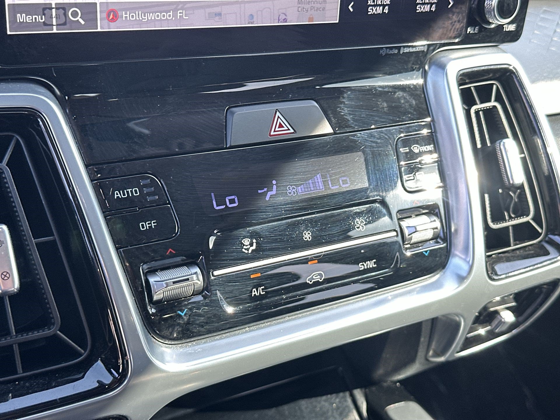 Certified 2023 Kia Sorento SX FWD image 16