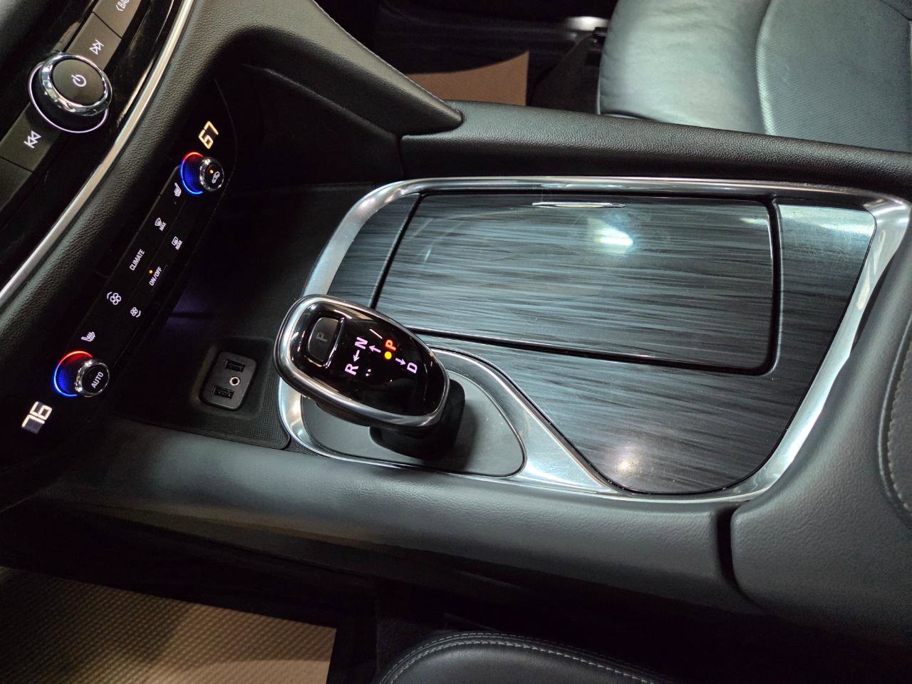 Used 2019 Buick Enclave Essence AWD/4WD image 22
