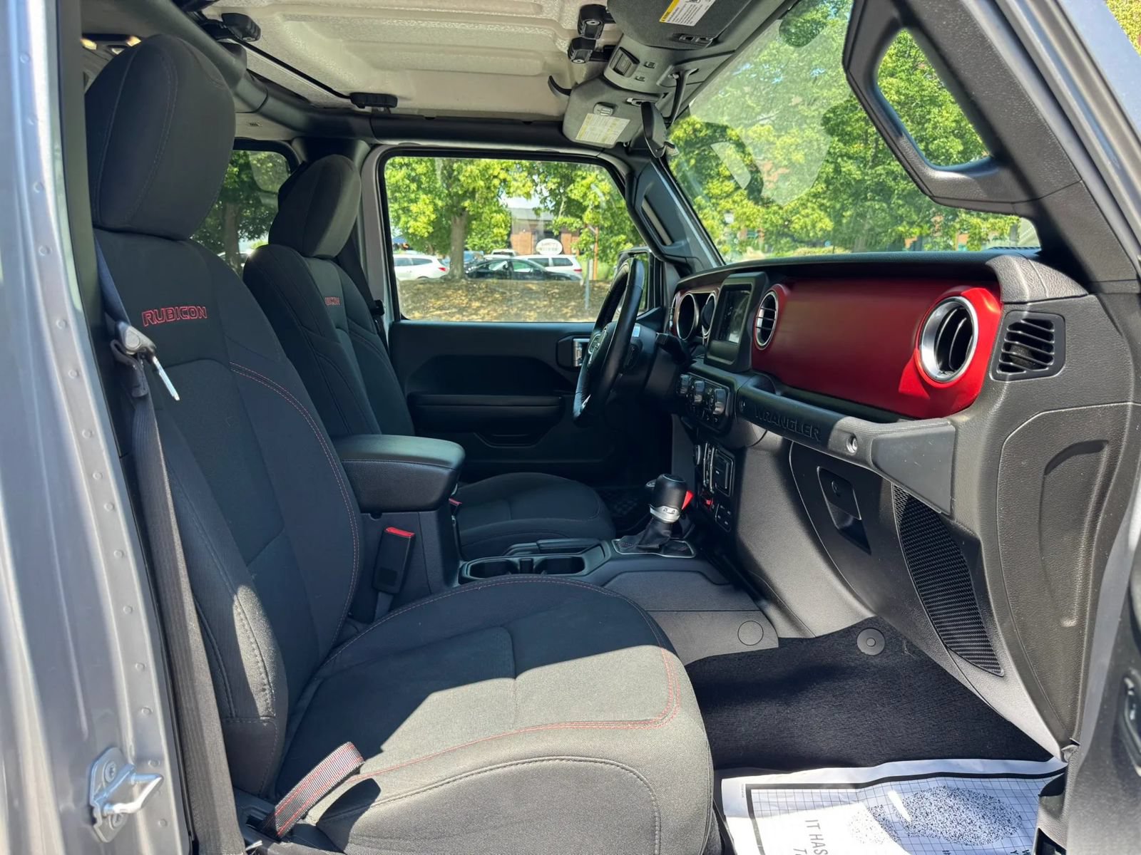 Used 2019 Jeep Wrangler Unlimited Rubicon w/ Cold Weather Group AWD/4WD image 18