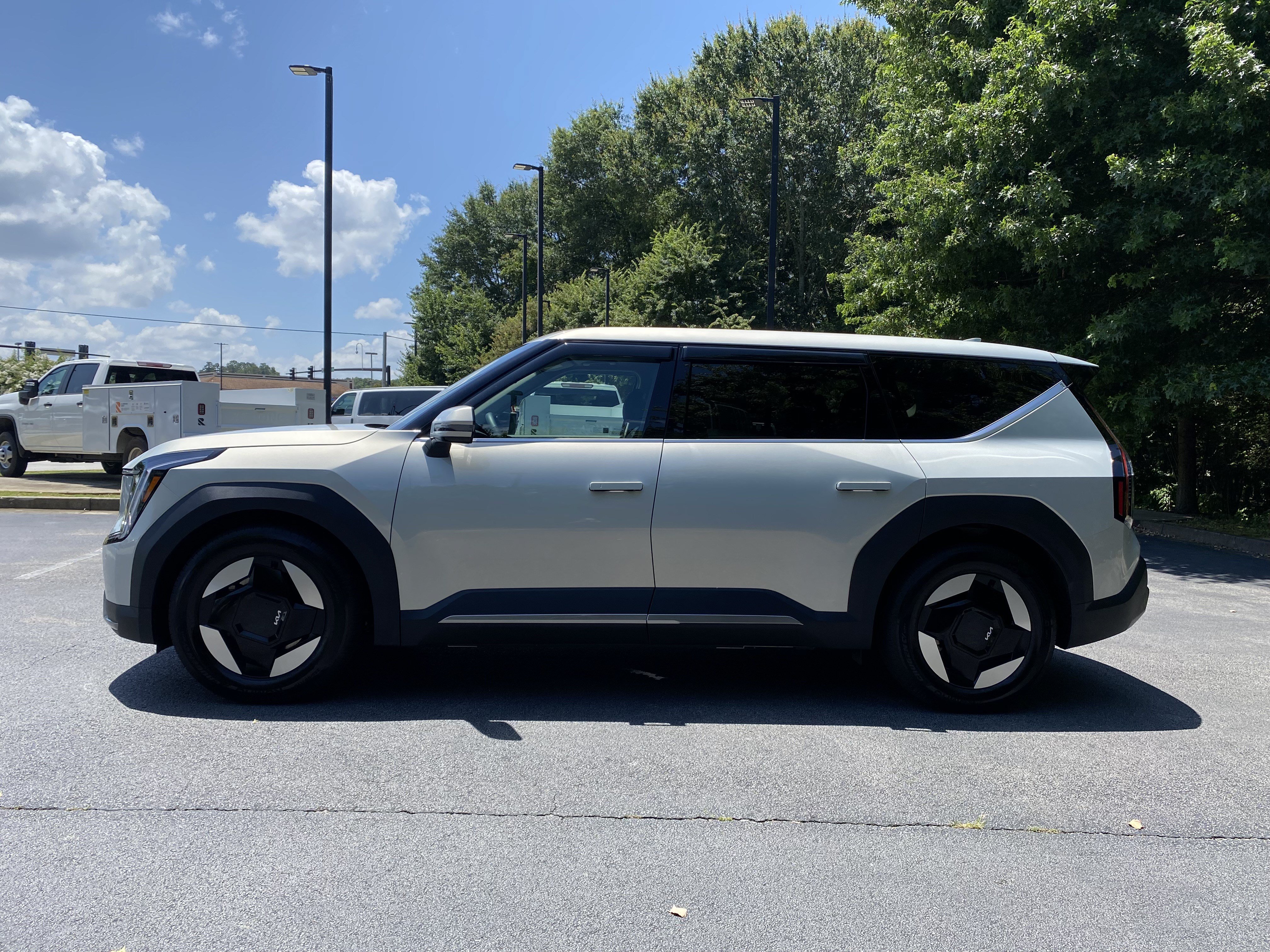 Used 2026 Kia EV9 Light RWD image 6