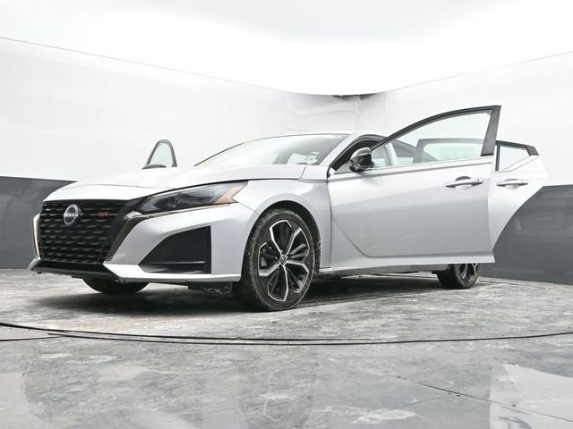 Used 2024 Nissan Altima 2.5 SR image 68