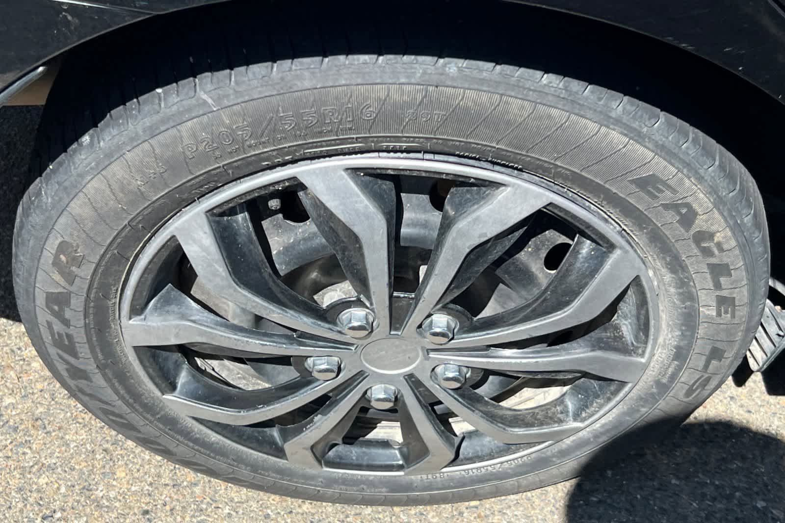 Used 2014 Toyota Corolla LE w/ Body Protection Package FWD image 17