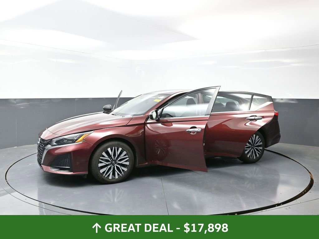 Used 2024 Nissan Altima 2.5 SV image 57