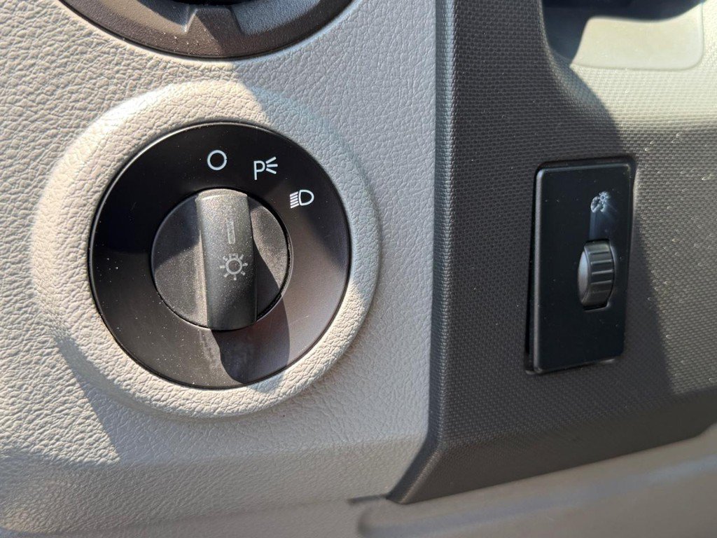Used 2014 Ford E-150 and Econoline 150 Wagon w/ Power Windows & Locks Group RWD image 28