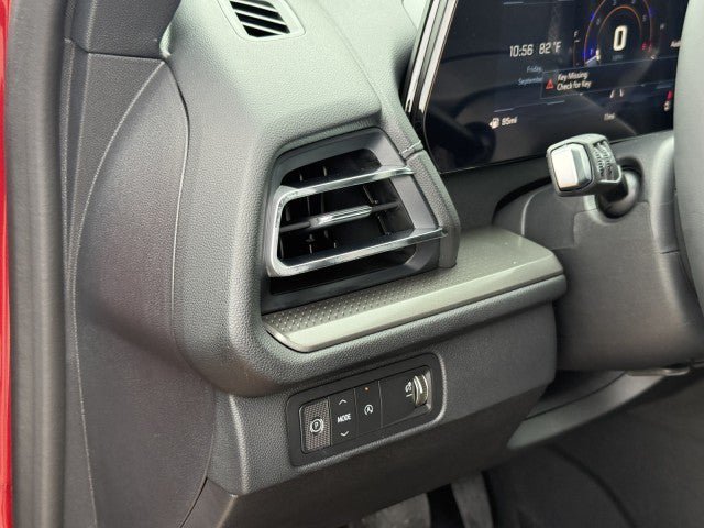 New 2027 Chevrolet Traverse LT FWD image 20