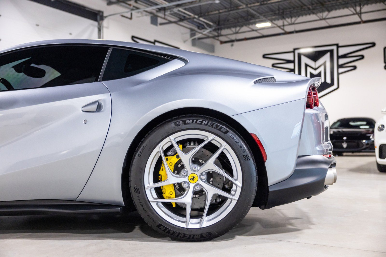 Used 2019 Ferrari 812 Superfast RWD image 15