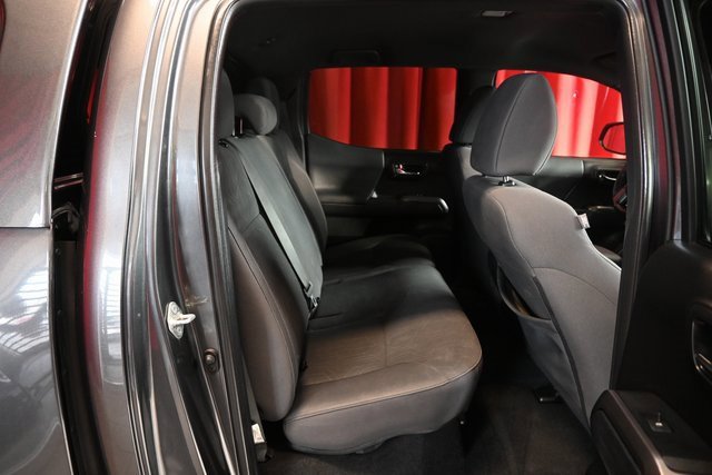 Used 2018 Toyota Tacoma TRD Off-Road image 6