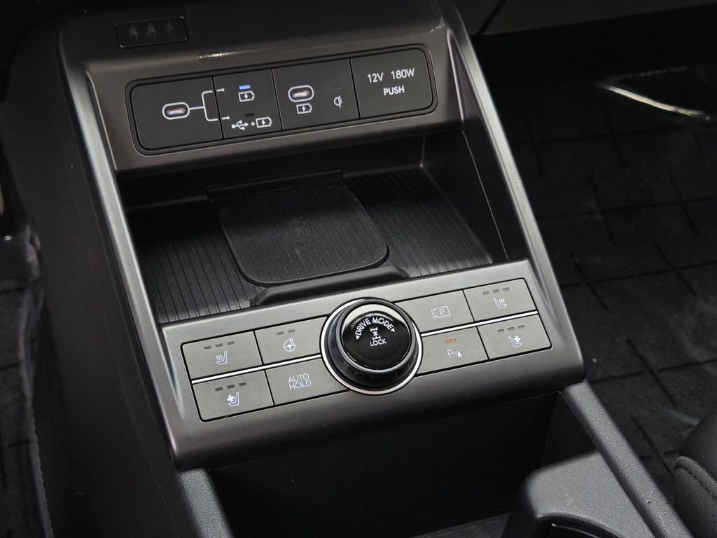 Used 2025 Hyundai Kona Limited image 17