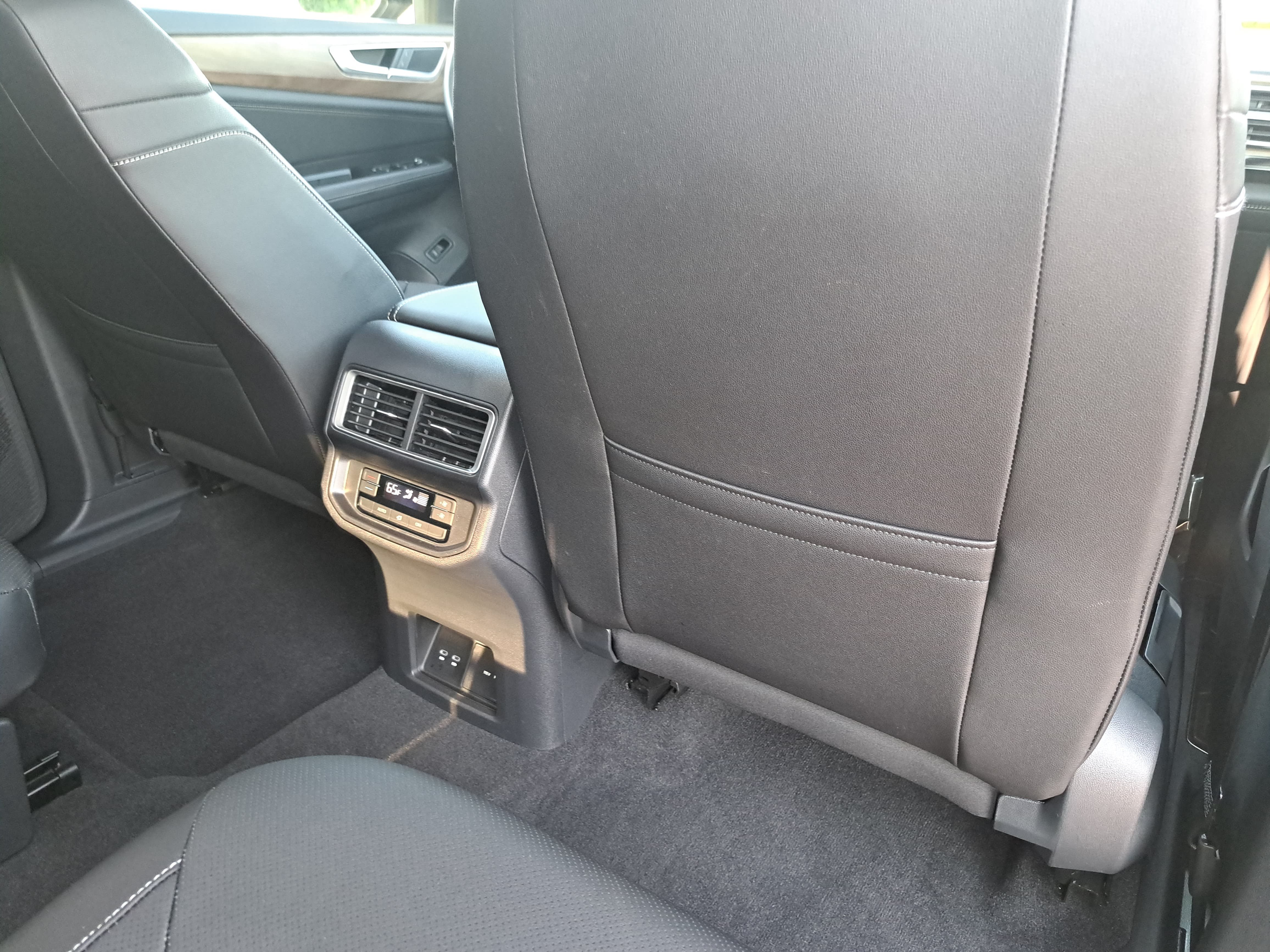Certified 2026 Volkswagen Atlas SE w/ Panoramic Sunroof Package FWD image 11
