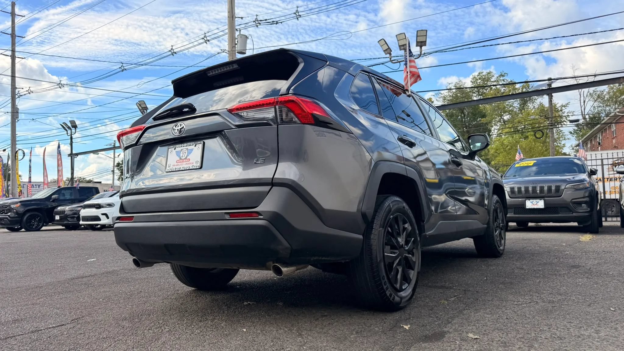 Used 2022 Toyota RAV4 LE FWD image 9