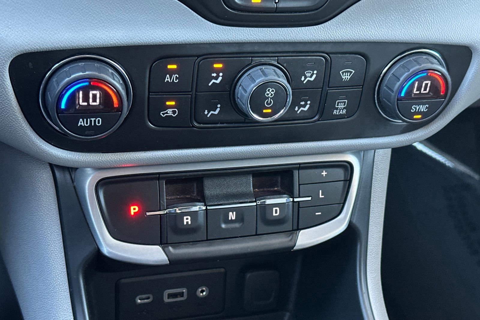 Certified 2022 GMC Terrain SLE w/ Driver Convenience Package image 21