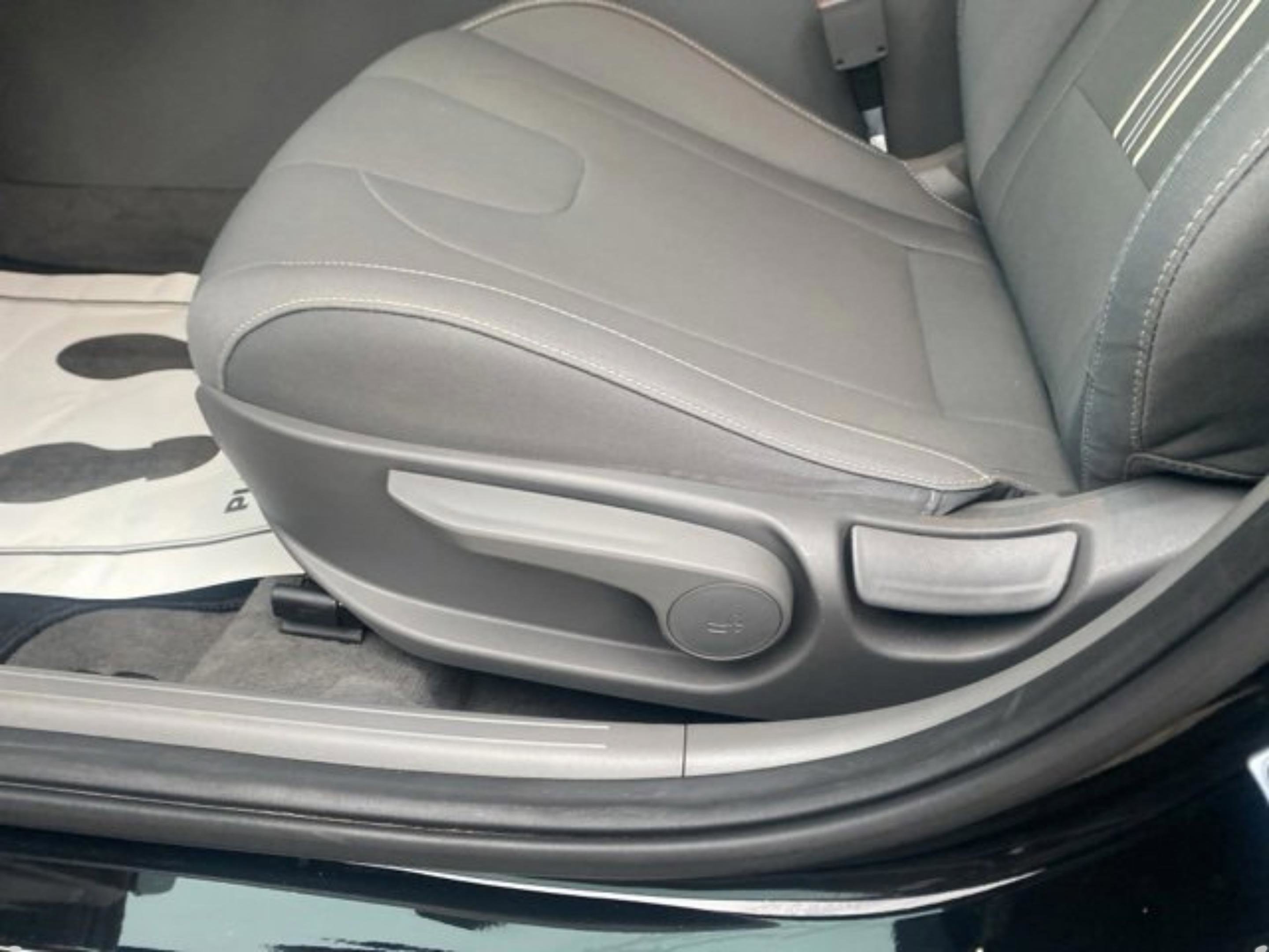 Used 2023 Hyundai Elantra SEL w/ Convenience Package image 31