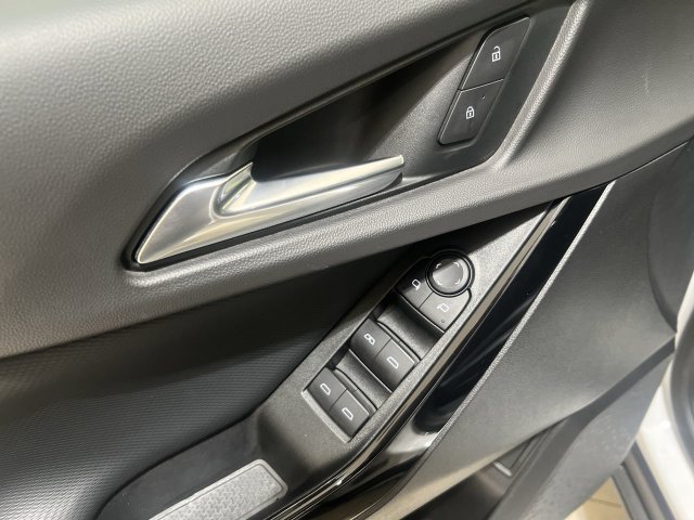 Certified 2025 Chevrolet Equinox LT w/ Convenience Package II FWD image 22