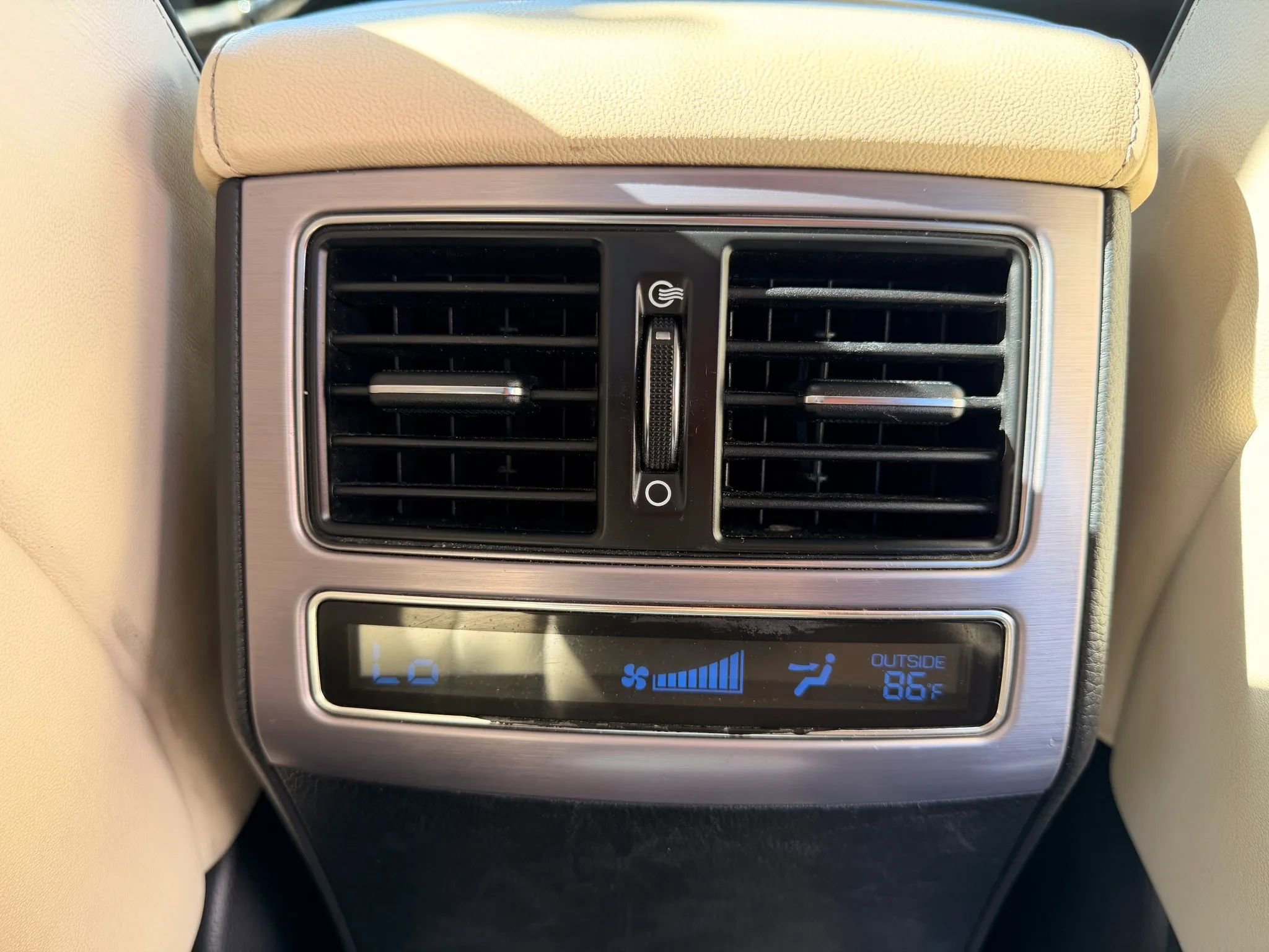 Used 2014 Hyundai Equus Signature image 32