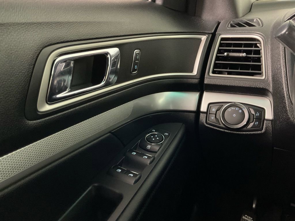 Certified 2017 Ford Explorer XLT image 20