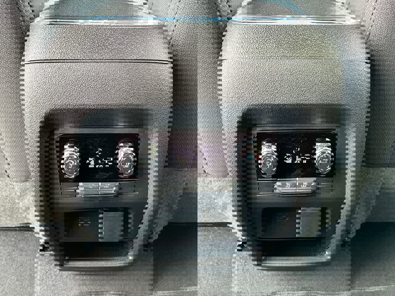 New 2026 GMC Acadia Elevation image 21