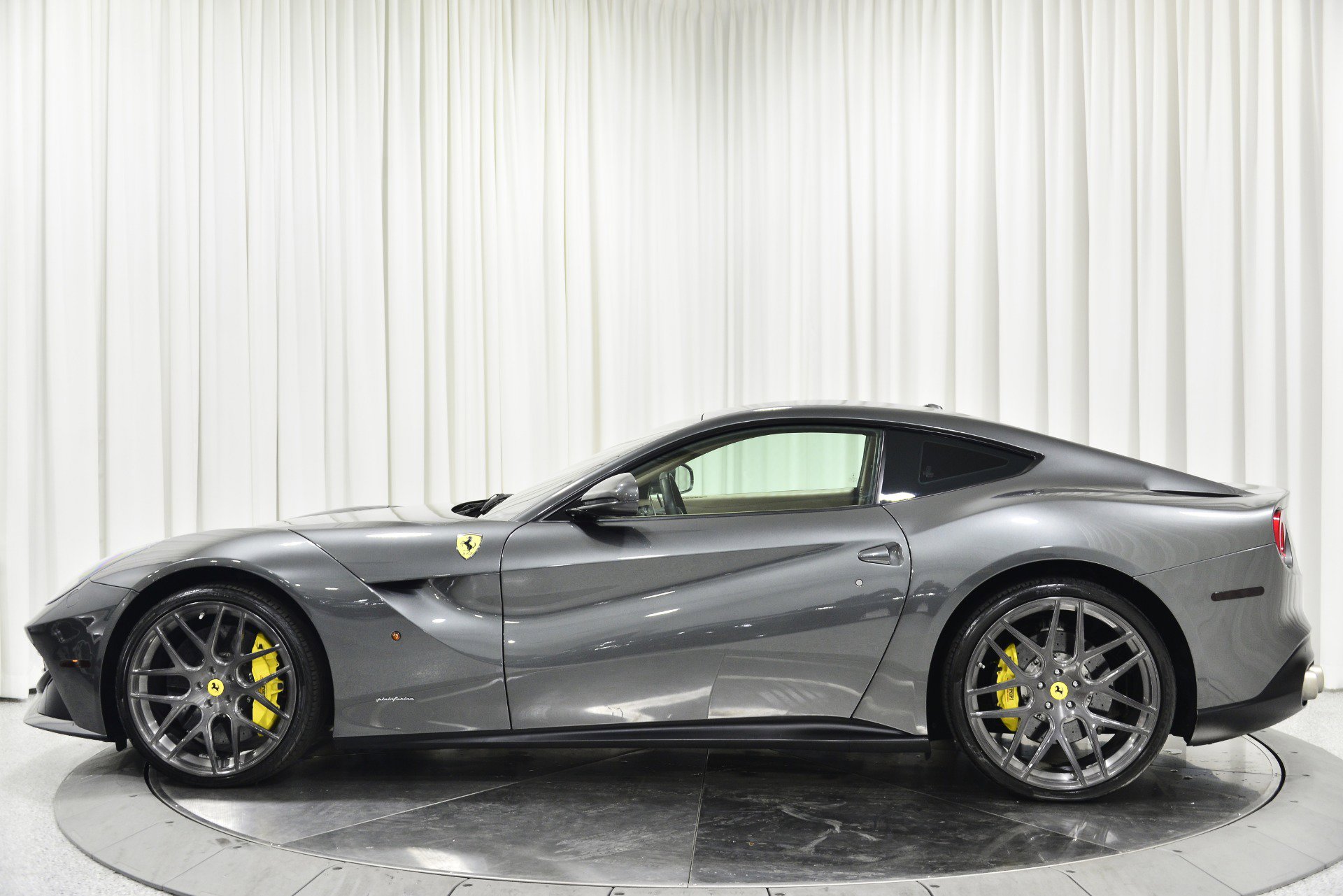Used 2015 Ferrari F12 Berlinetta image 6