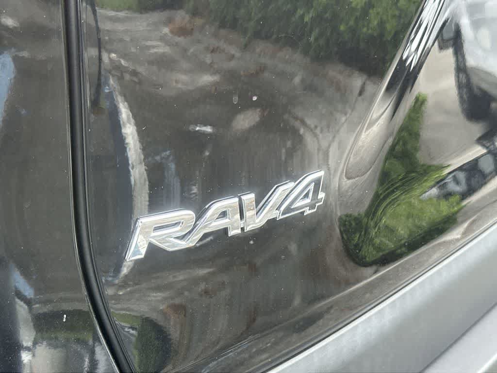 Used 2024 Toyota RAV4 XLE w/ Convenience Package FWD image 11
