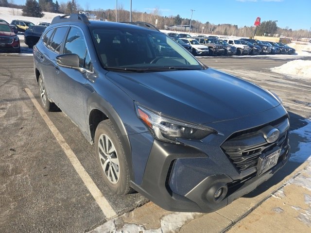 Used 2023 Subaru Outback Premium image 7