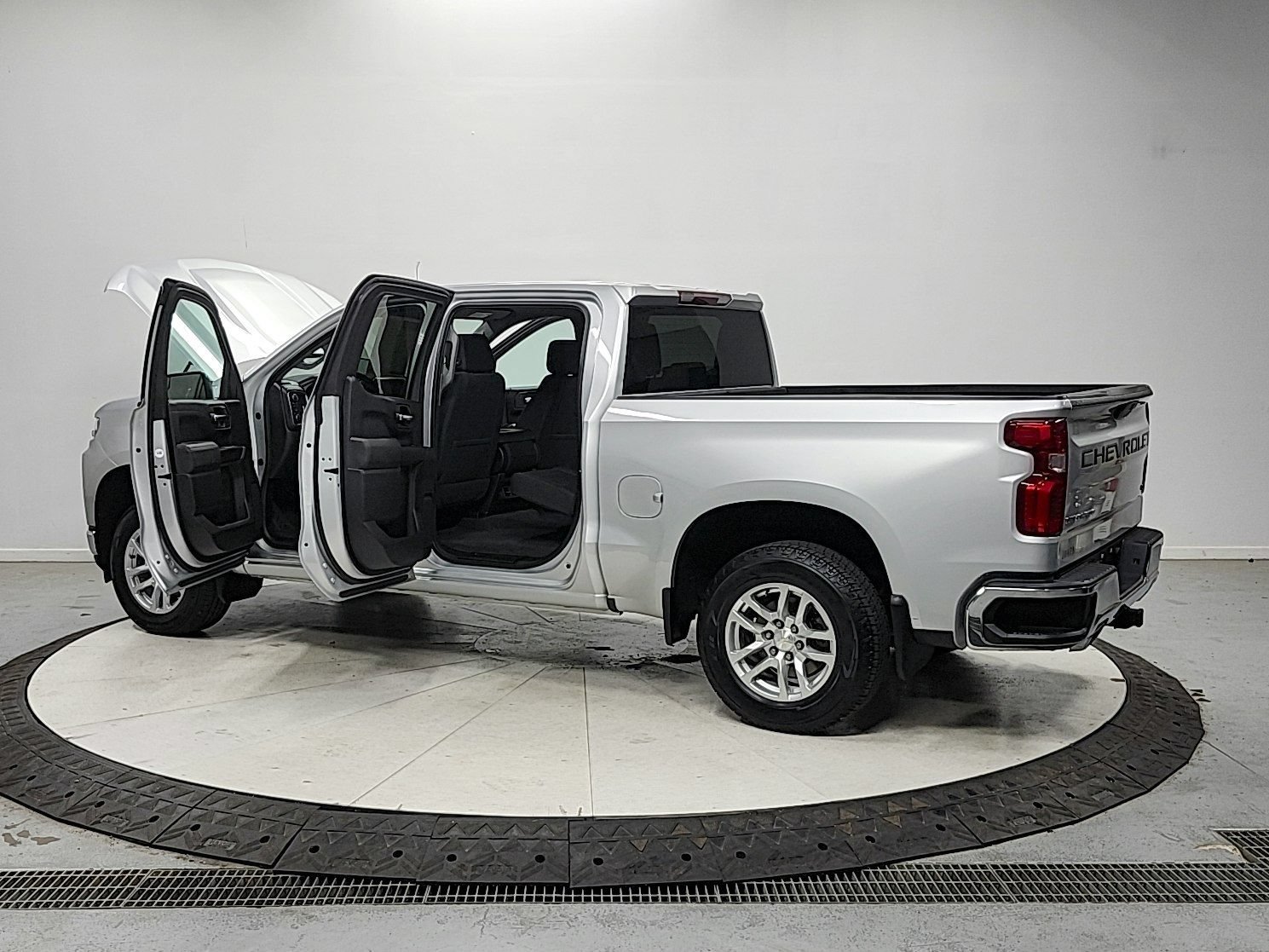 Used 2019 Chevrolet Silverado 1500 LT w/ All-Star Edition AWD/4WD image 13
