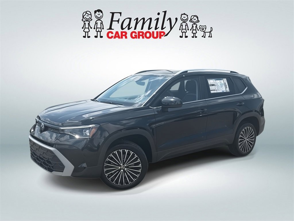 Used 2025 Volkswagen Taos SE video 1