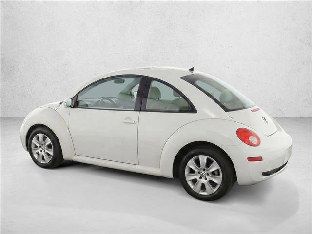 Used 2010 Volkswagen Beetle Coupe FWD image 5