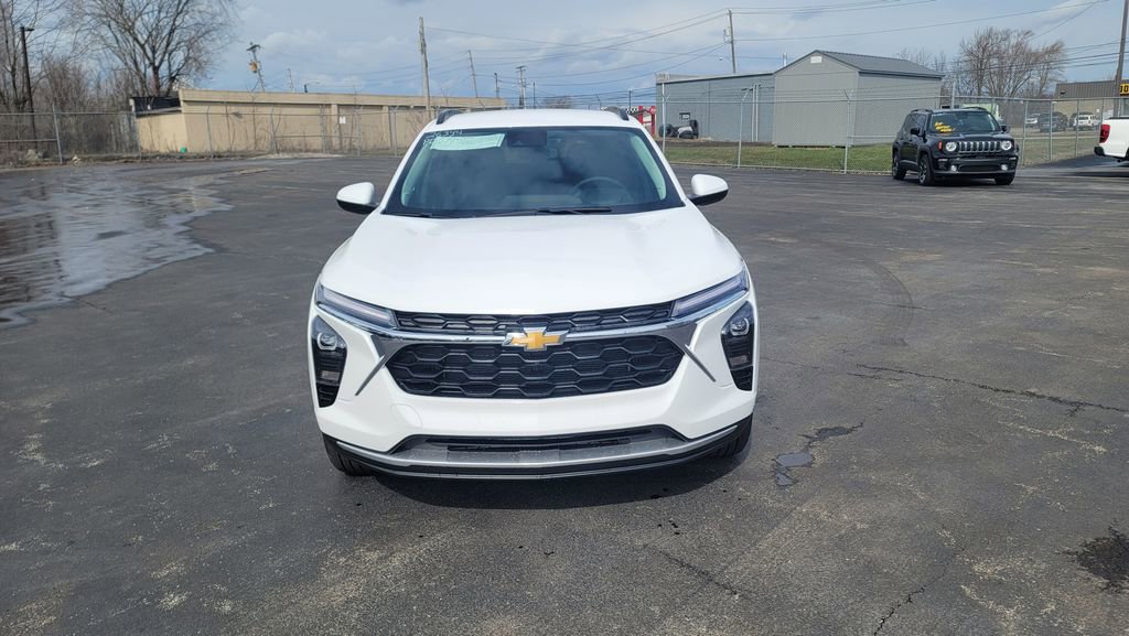 New 2026 Chevrolet Trax LT w/ Driver Confidence Package image 4