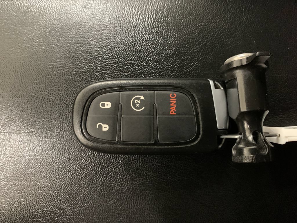 Used 2021 Jeep Cherokee Latitude Lux AWD/4WD image 16