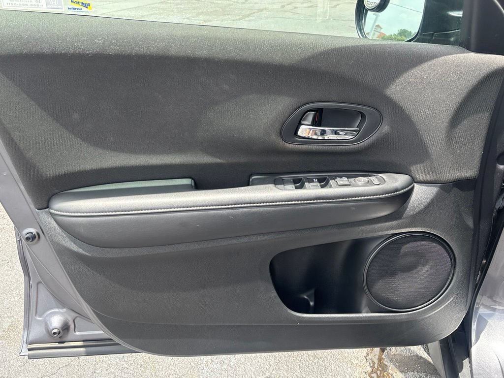Used 2021 Honda HR-V LX image 7