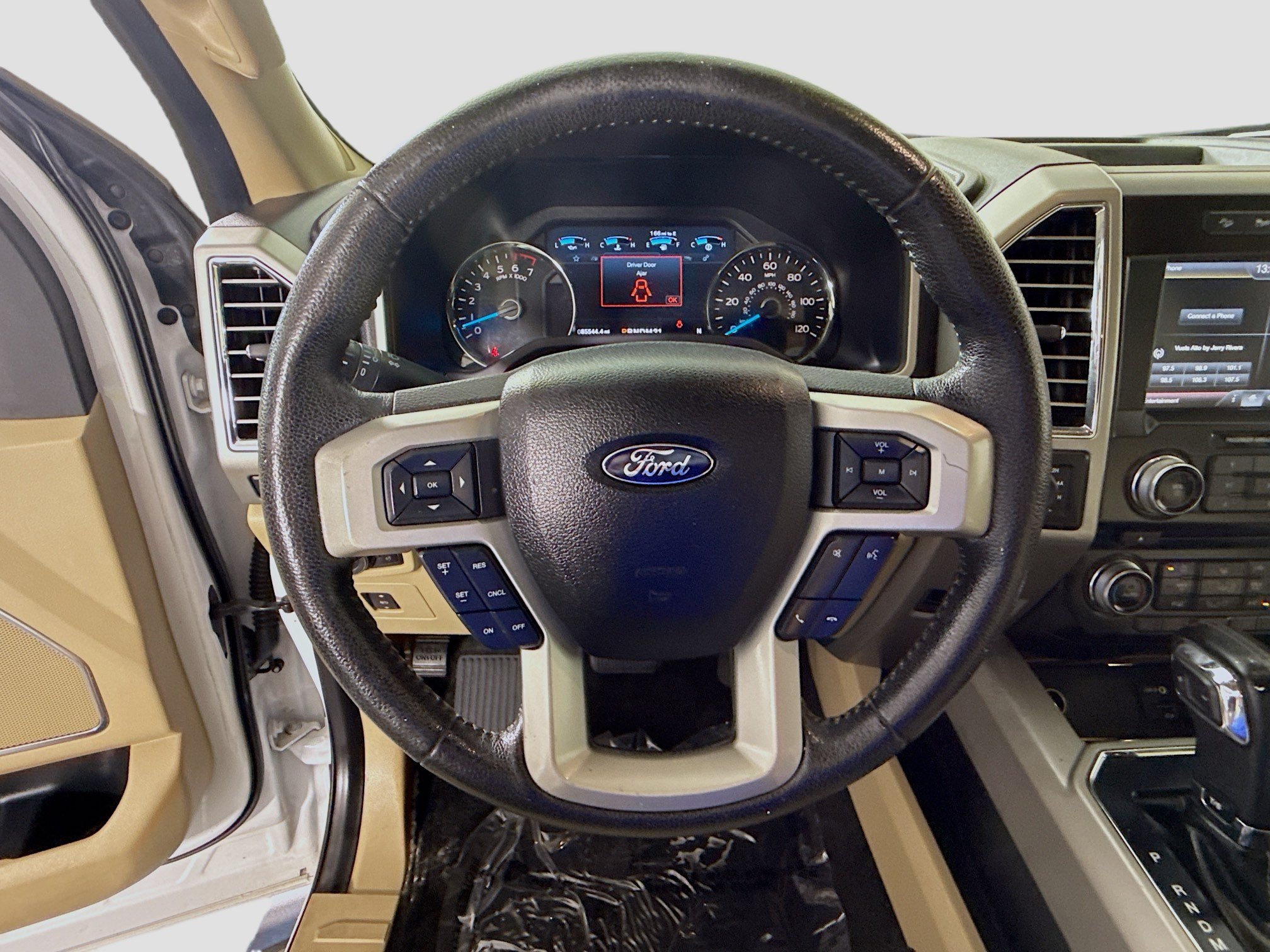 Used 2015 Ford F150 Lariat w/ Equipment Group 502A Luxury AWD/4WD image 13