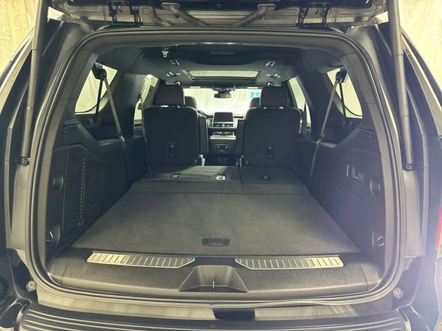 Certified 2023 Chevrolet Suburban RST w/ Luxury Package AWD/4WD image 29
