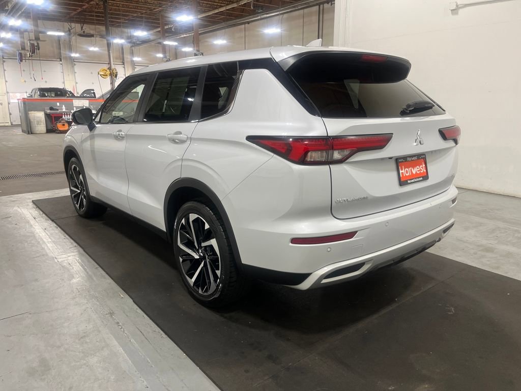 Used 2024 Mitsubishi Outlander SE image 5