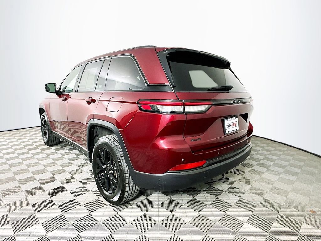 Certified 2024 Jeep Grand Cherokee Altitude image 8