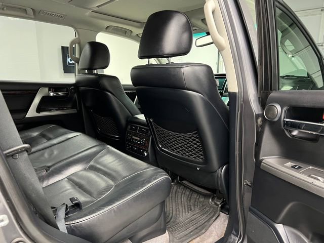 Used 2014 Toyota Land Cruiser image 54
