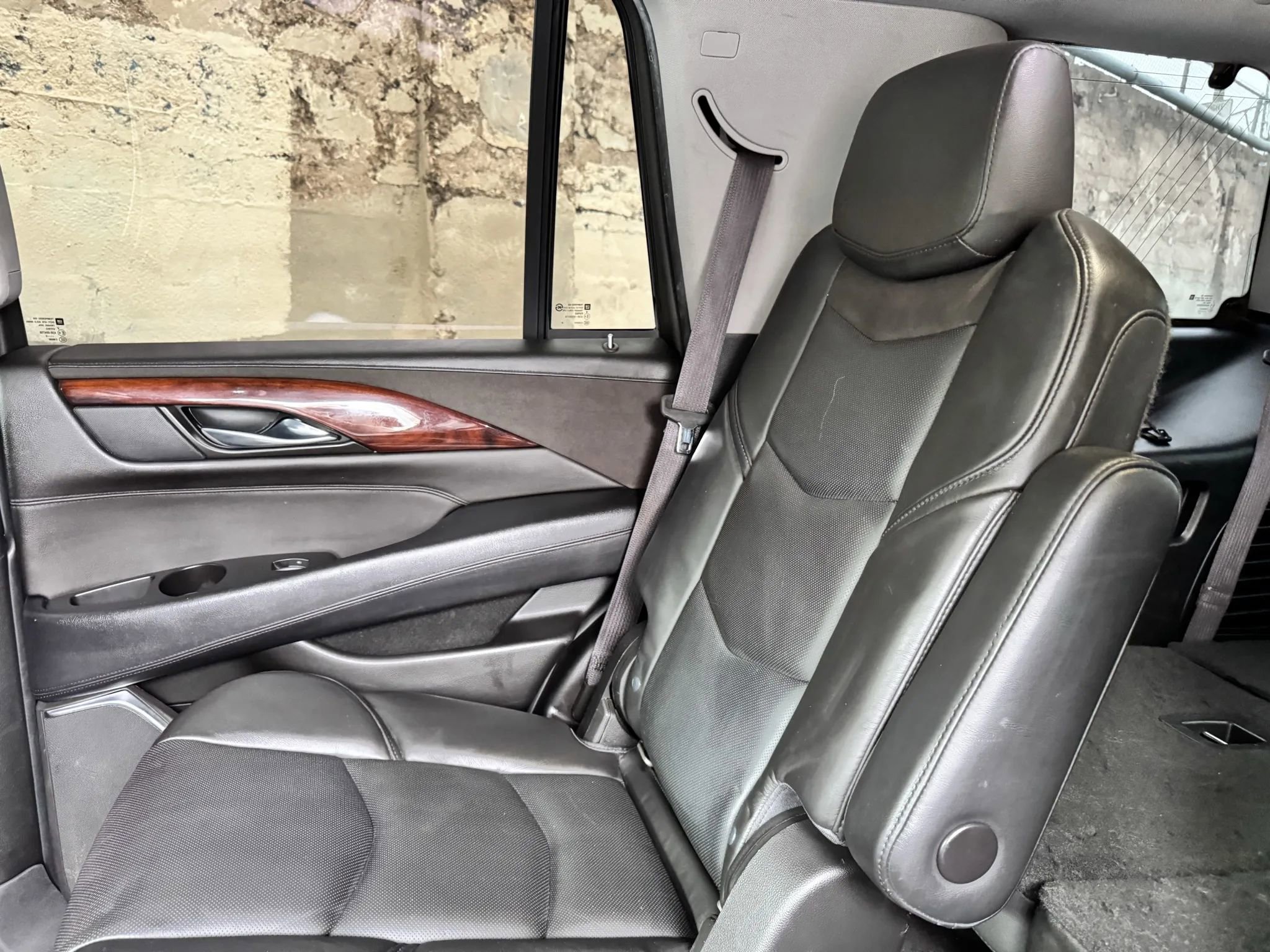 Used 2015 Cadillac Escalade Premium image 28