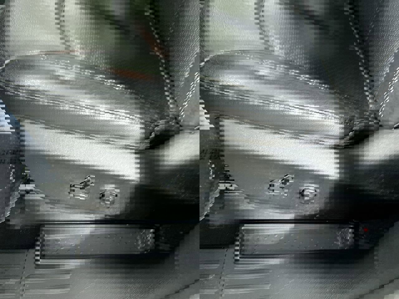 Used 2021 Chrysler Pacifica Touring-L w/ S Appearance Package image 13