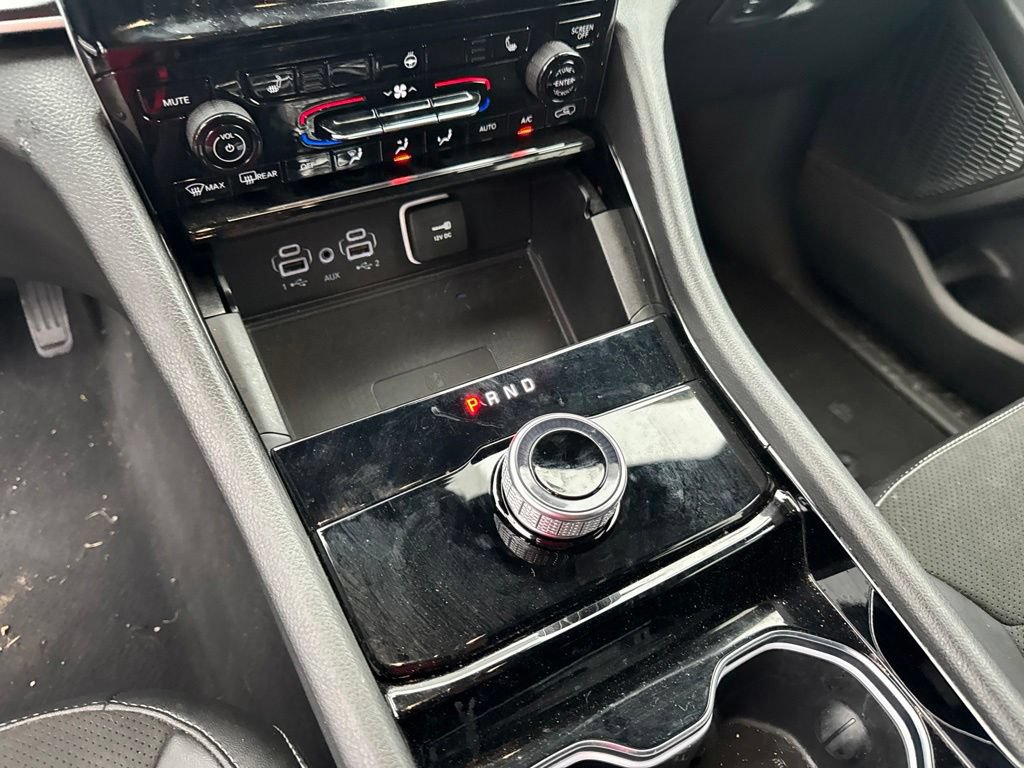 Used 2023 Jeep Grand Cherokee Altitude AWD/4WD image 7