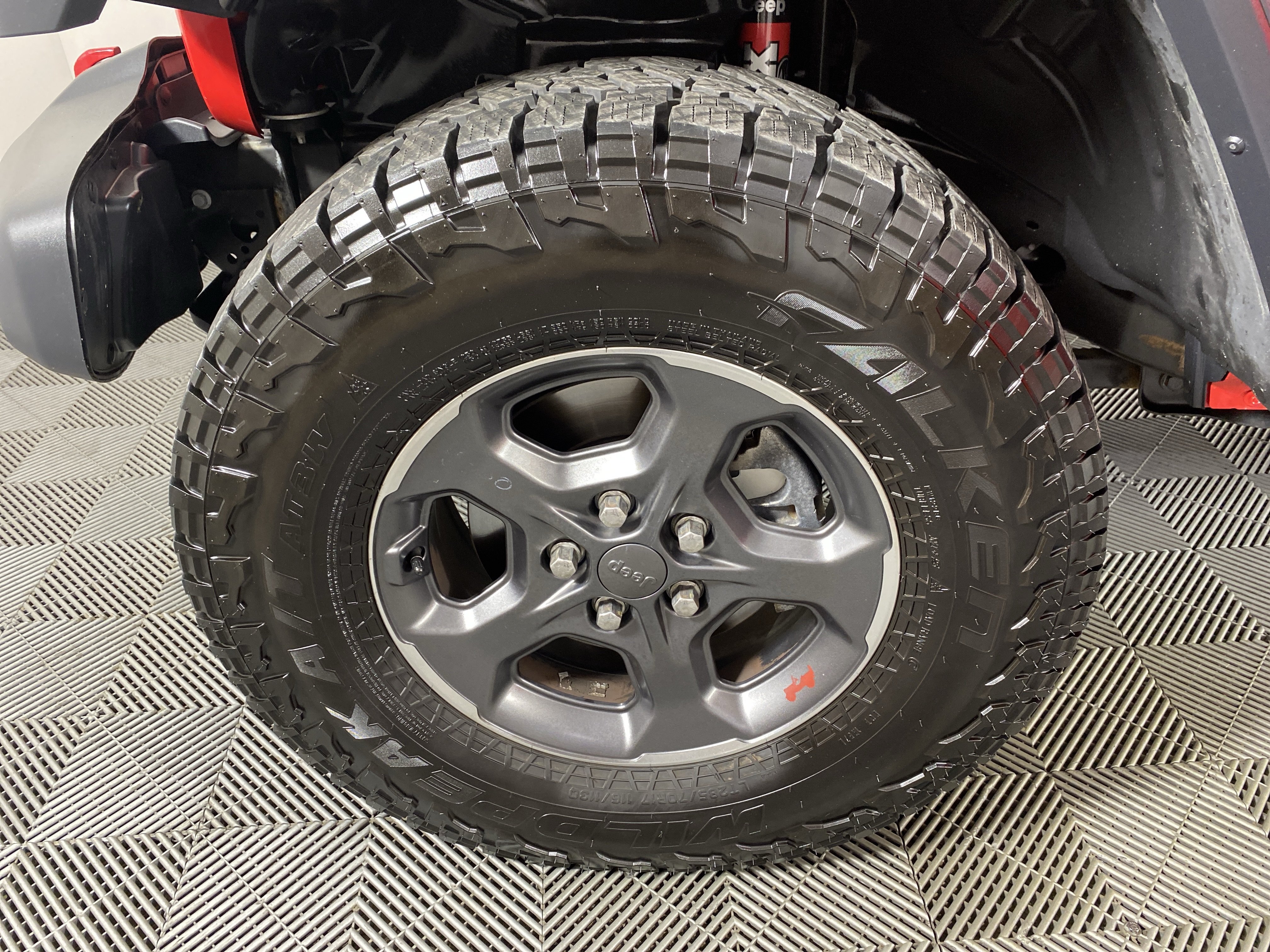 Used 2020 Jeep Gladiator Rubicon AWD/4WD image 13