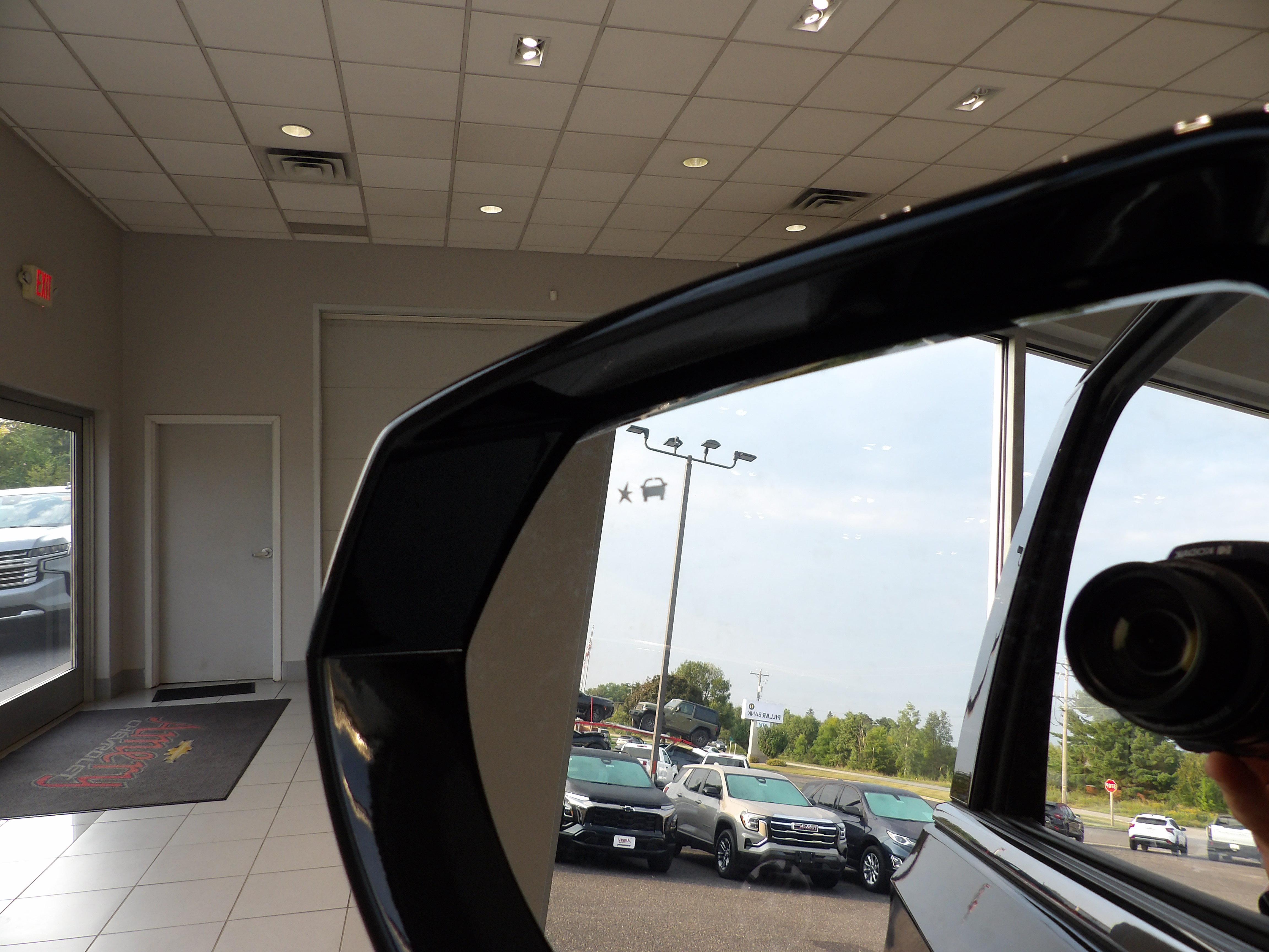 Used 2025 Chevrolet Tahoe LS AWD/4WD image 7
