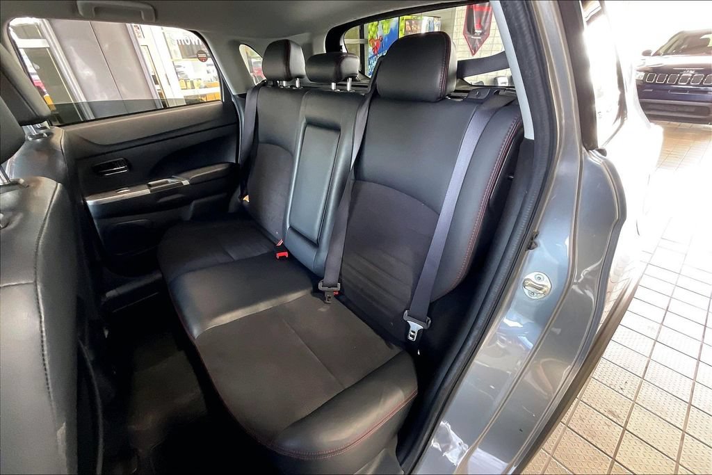 Used 2022 Mitsubishi Outlander Sport SE FWD image 14