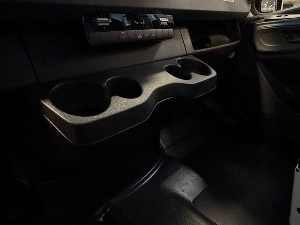 Used 2024 Mercedes-Benz Sprinter 2500 image 15