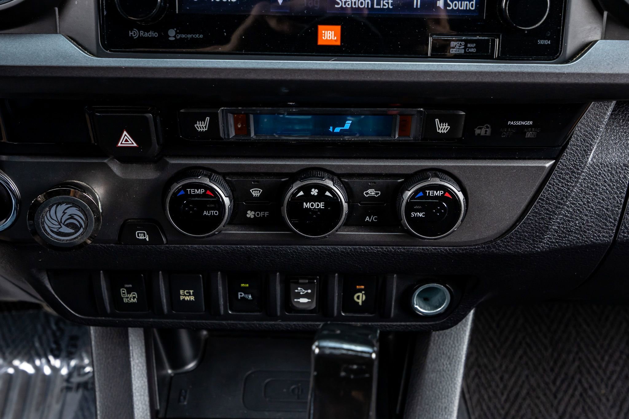 Used 2016 Toyota Tacoma TRD Sport image 26