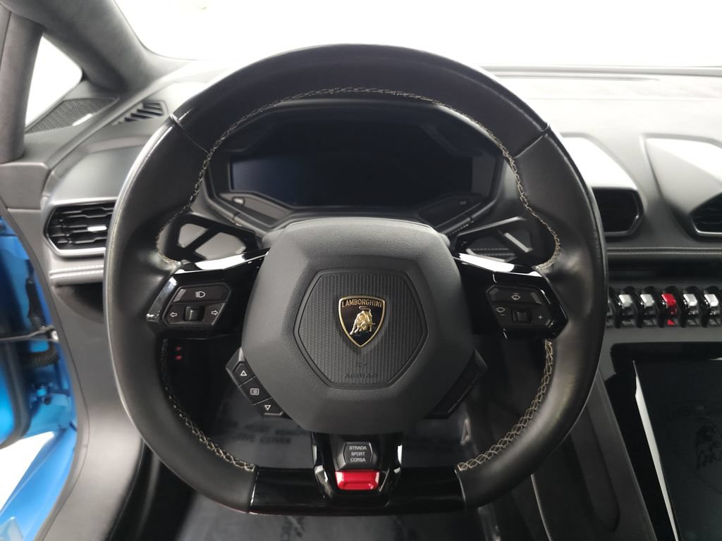 Used 2022 Lamborghini Huracan EVO RWD image 18
