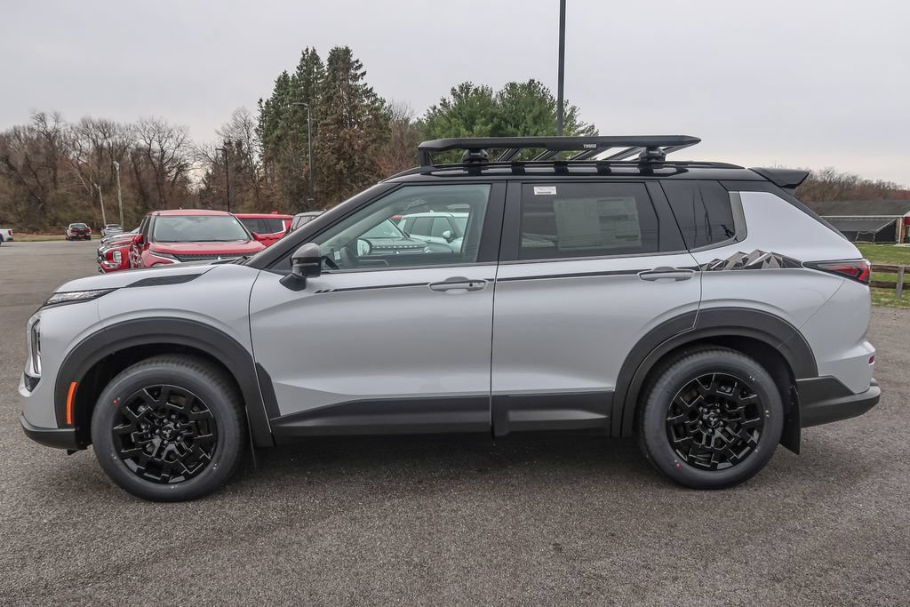 New 2026 Mitsubishi Outlander AWD image 2