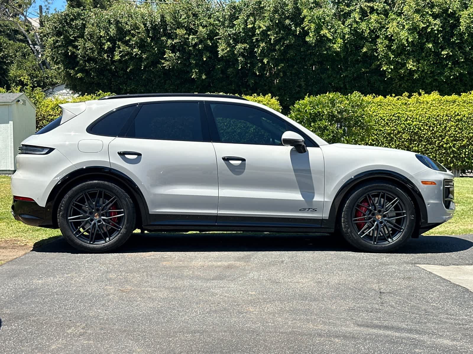 Certified 2025 Porsche Cayenne GTS AWD/4WD image 9