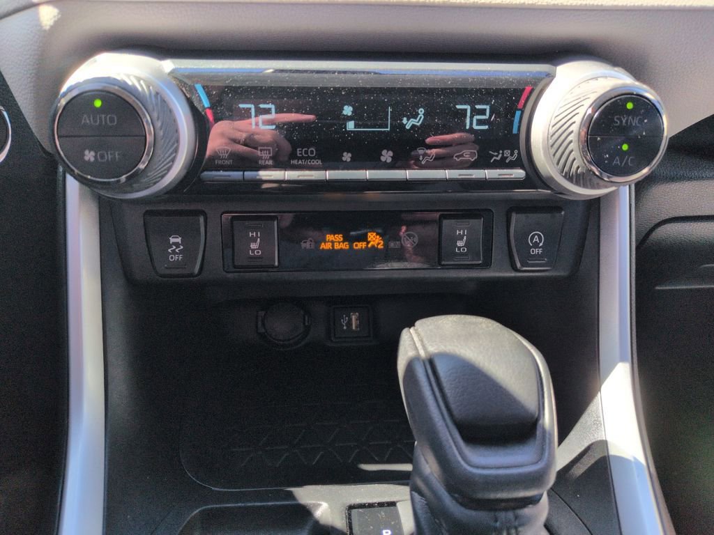 Used 2024 Toyota RAV4 XLE image 18