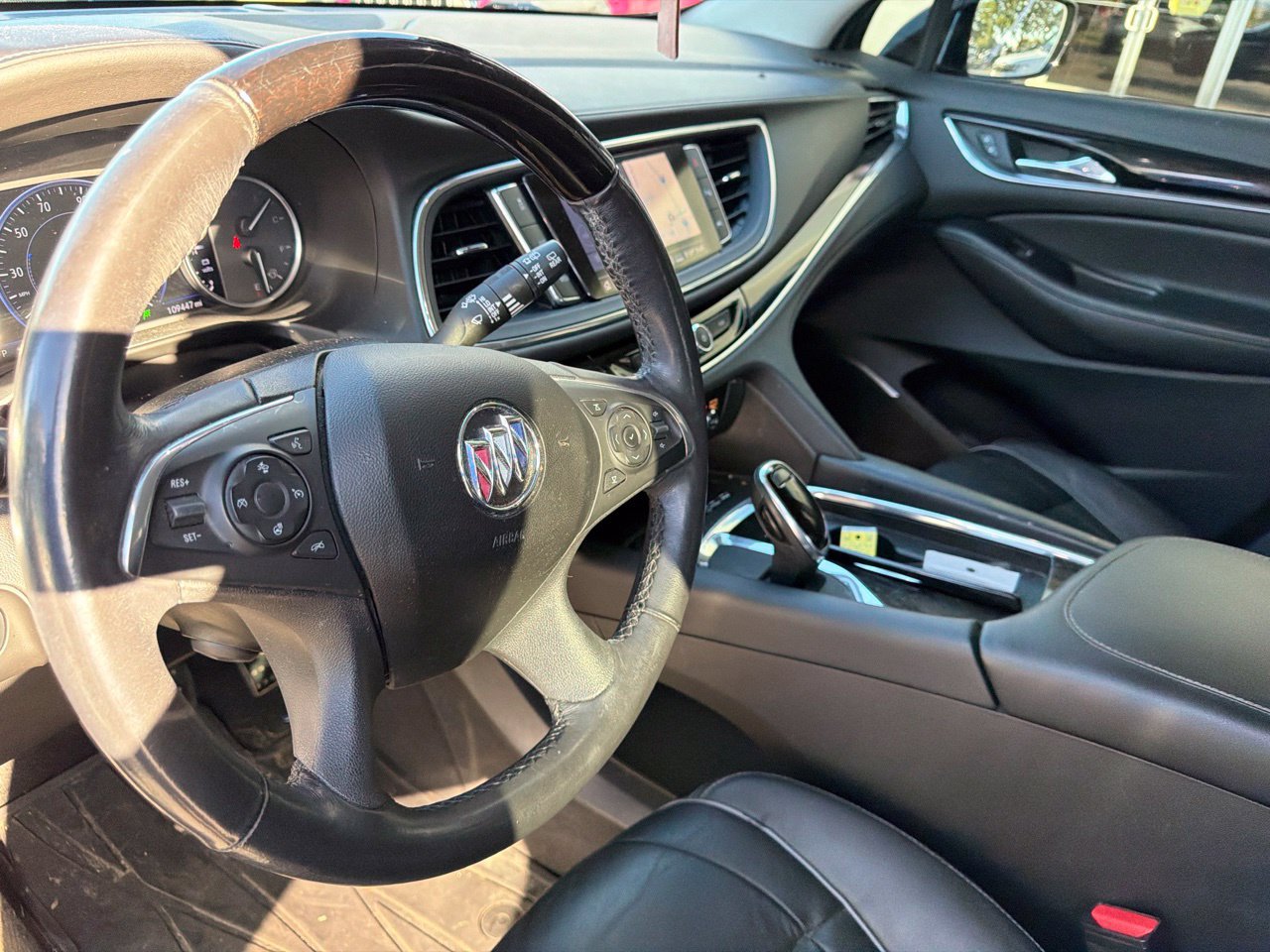 Used 2020 Buick Enclave Avenir w/ Avenir Technology Package AWD/4WD image 12
