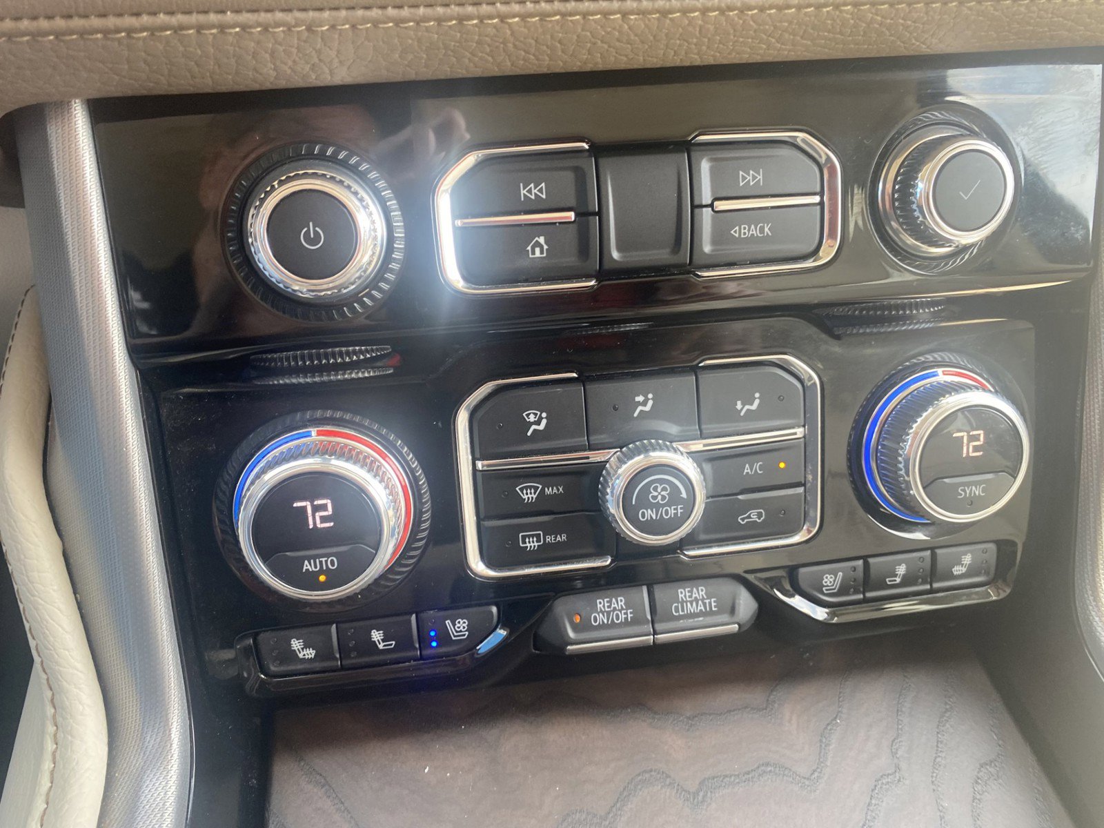 Used 2022 GMC Yukon XL Denali RWD image 18